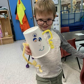 un élève et son bricolage